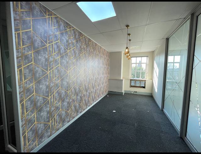 283M² OFFICE TO LET IN BRYANSTON